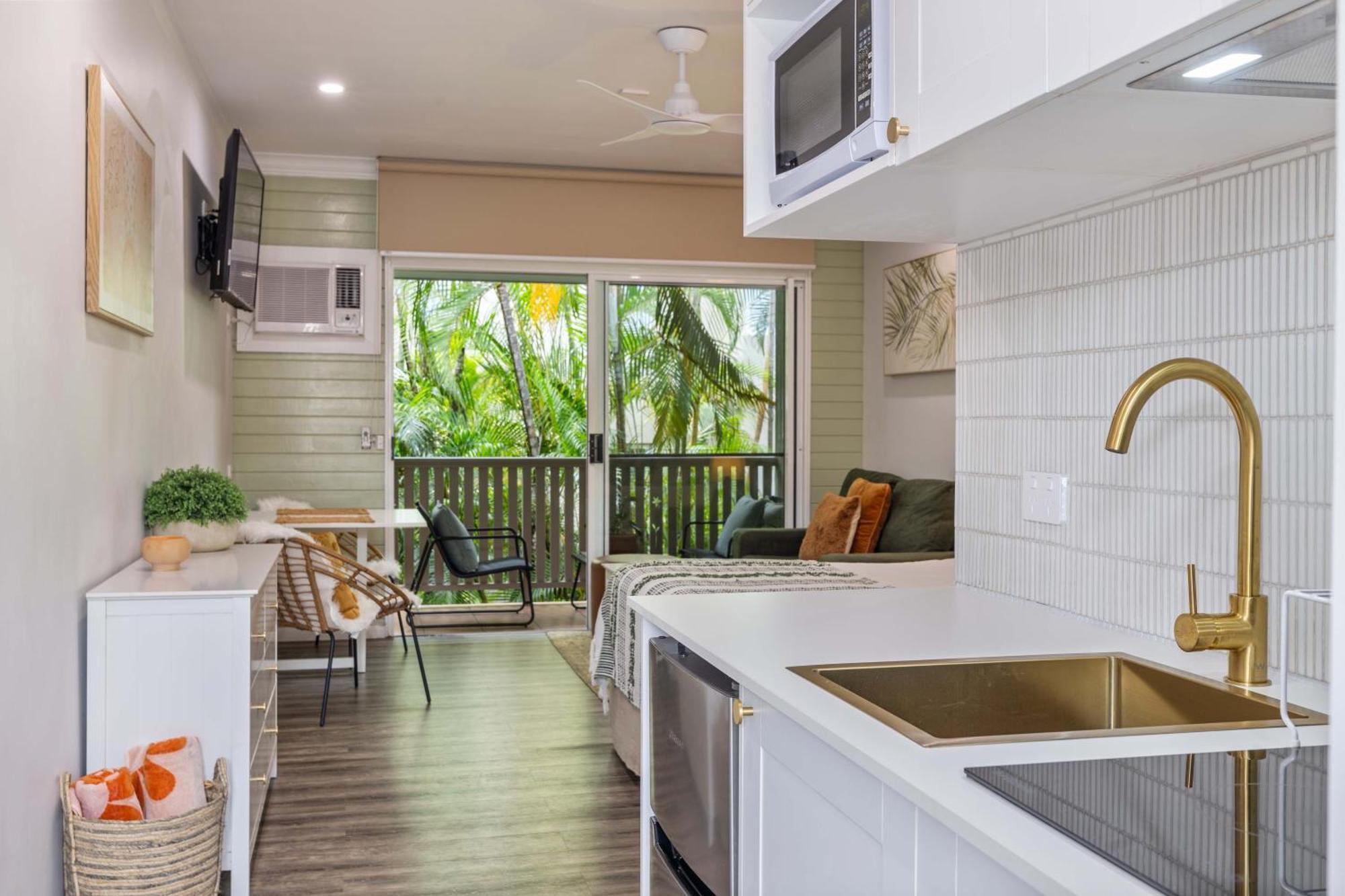 Tropic Retreat *